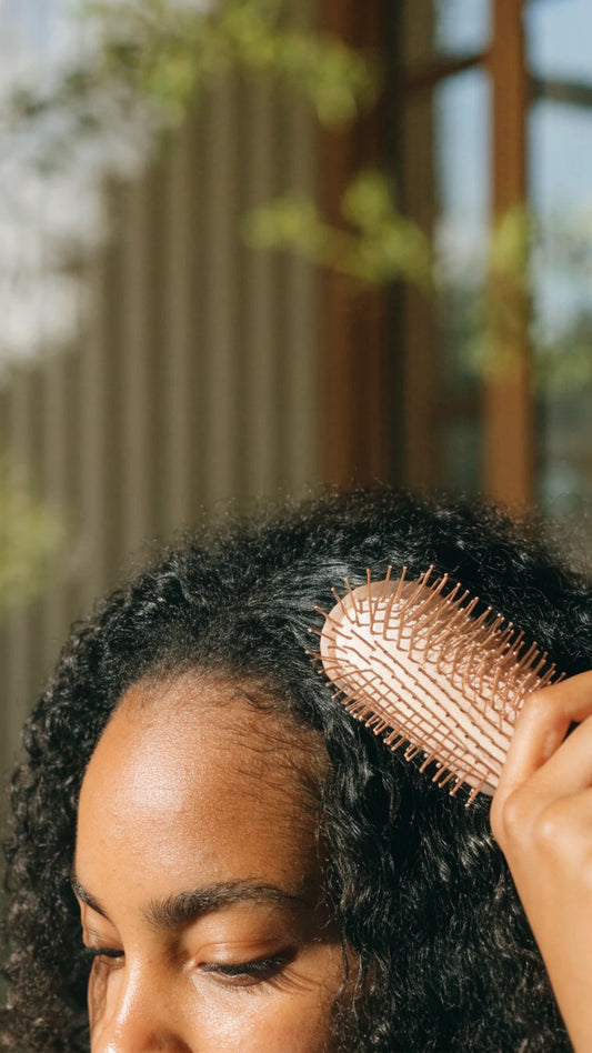 FRAMAR Detangling Hair Brush for Women, Curly Hair Brush, Champagne